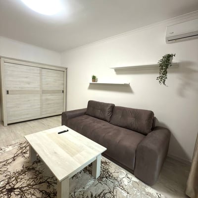 Miete einer neuen und gemütlichen 2-Zimmer-Wohnung mit Balkon, 6. Bezirk, Bukarest, Rumänien